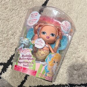 Bratz babyz Bubble Butterfliez Doll Cloe with Blue Wings